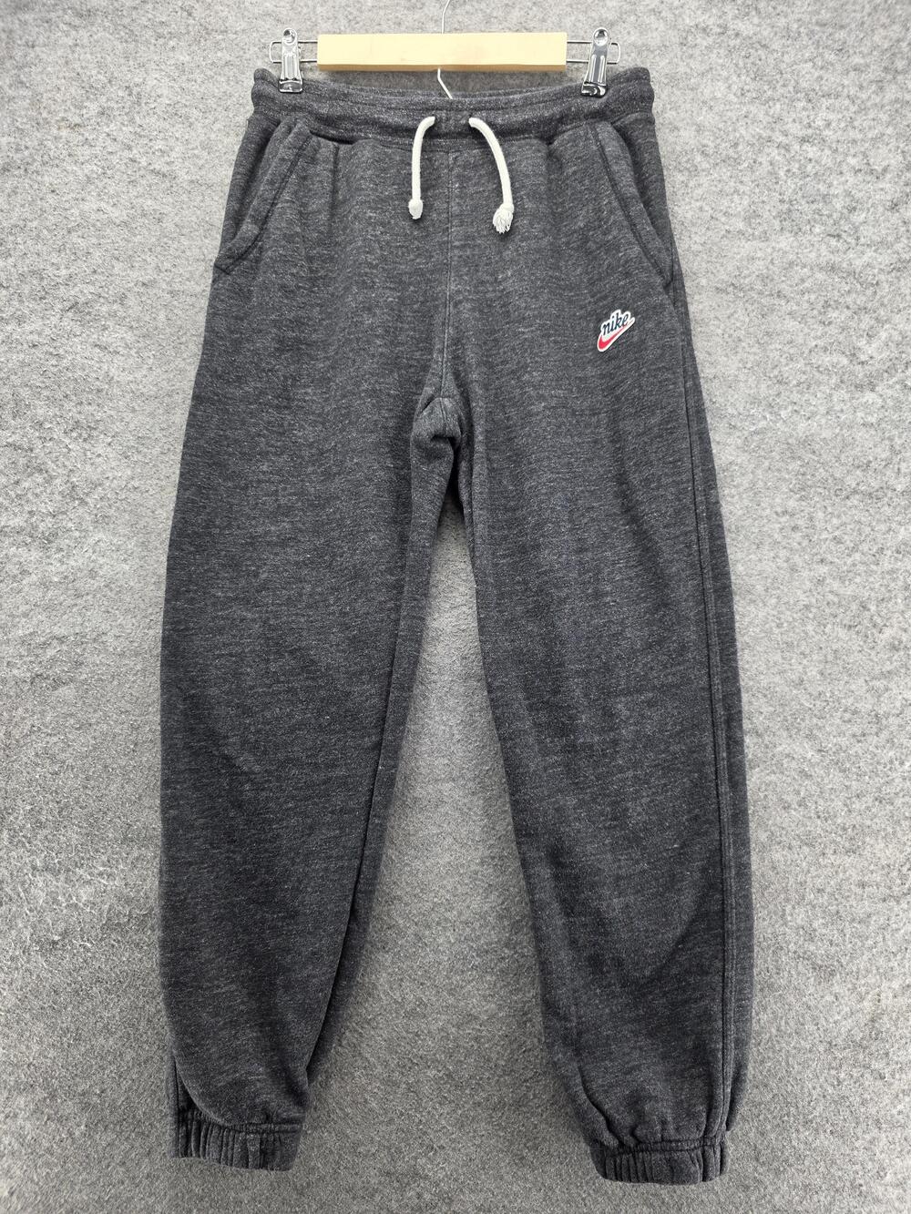 Nike Sweatpants Mens Small Gray Jogger Fleece Logo Embroidered Cuffed Athletic